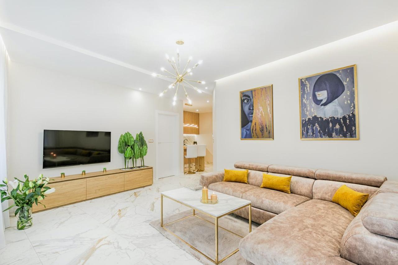 Golden Queen Old Town Apartment